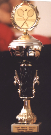 der Pokal f�r den Sieger im Grandslam-Doppel